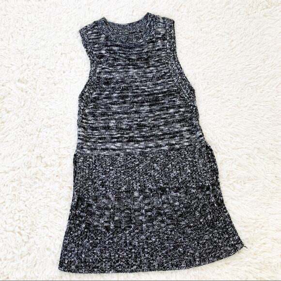 EXPRESS Black & White Sleeveless High Low Sweater size Small - Picture 2 of 7
